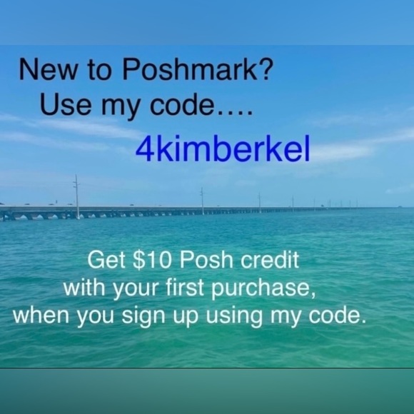 Pretty red and white blouse. Size medium - Picture 6 of 8